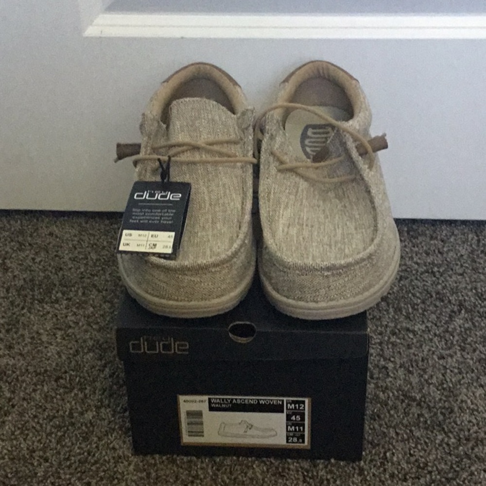 **BRAND NEW**  Hey Dude Men’s Wally ascend woven color walnut size 12